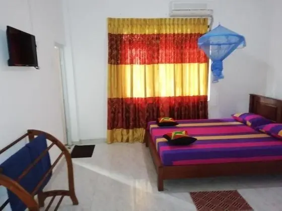 Deluxe Tek Büyük Yataklı Oda (AC)