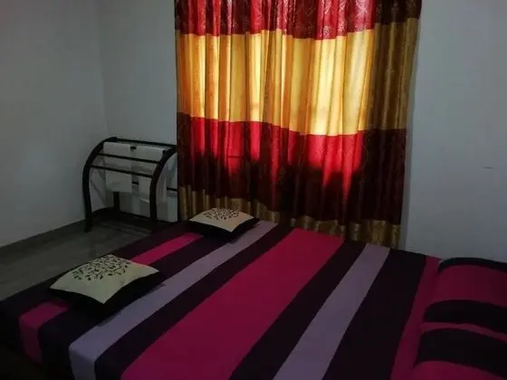Deluxe Tek Büyük Yataklı Oda (Non AC)