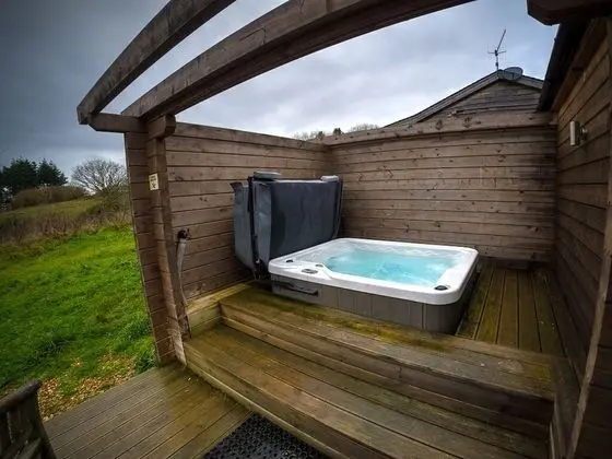 Luxury Apart Daire, Banyolu/Duşlu (with big Jacuzzi)