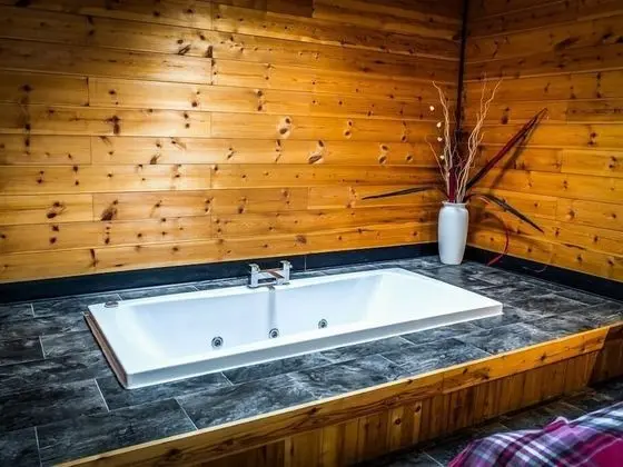 Luxury Apart Daire, Banyolu/Duşlu (and Jacuzzi)