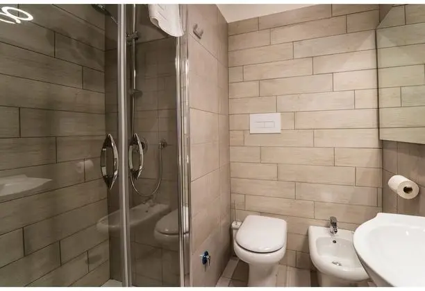 Grand Tek Büyük Yataklı Oda, Avlu Manzaralı