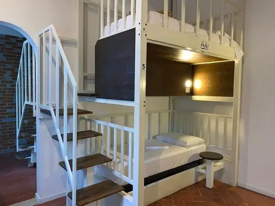 SMART Mixed Dorm 6 People, Shared Bathroom