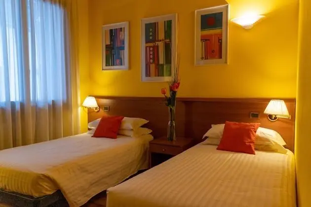 Classic Tek Büyük Yataklı Oda