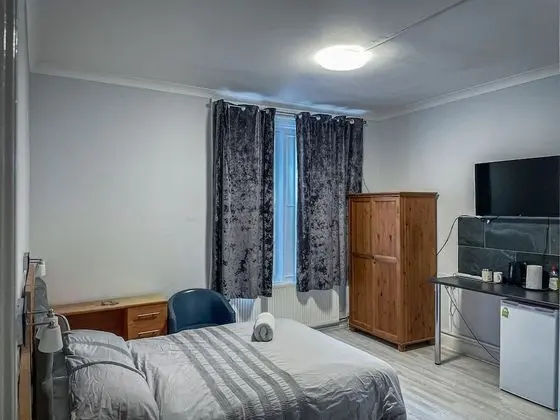 Comfort Tek Büyük Yataklı Oda, Engellilere Uygun, Banyolu/Duşlu