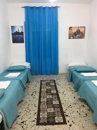 Standard Ortak Ranzalı Oda, Karma Ranzalı Oda (4-bed - Ages 18-40 accepted)