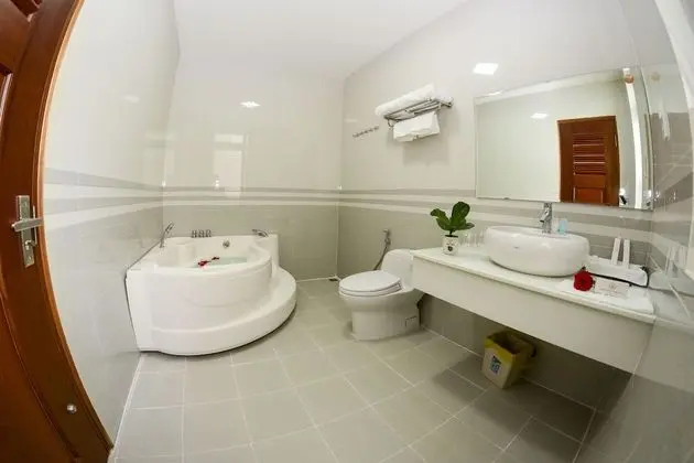 Dört Kişilik Oda, Balkon (102)