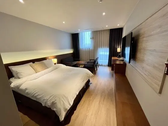 Deluxe Tek Büyük Yataklı Oda (B)