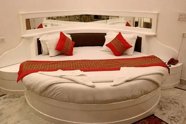 Deluxe Tek Büyük Yataklı Oda, 1 Çift Kişilik Yatak, Şehir Manzaralı