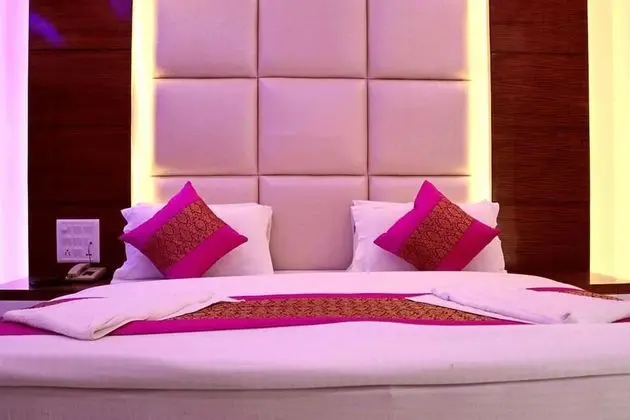 Deluxe Tek Büyük Yataklı Oda, 1 Çift Kişilik Yatak, Şehir Manzaralı