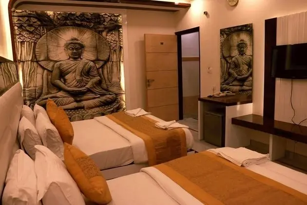 Family Tek Büyük Yataklı Oda