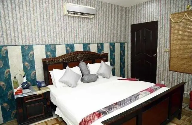 Family Tek Büyük Yataklı Oda