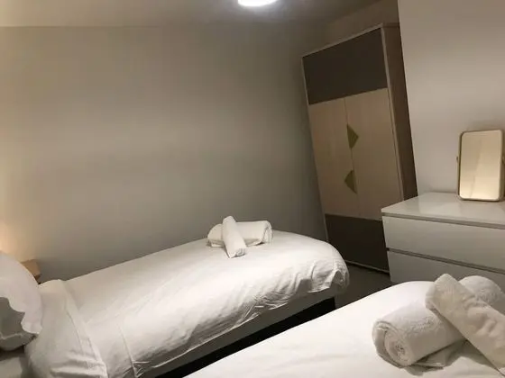 Ev (4 Bedrooms)
