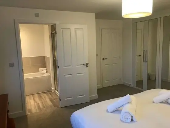 Ev (4 Bedrooms)
