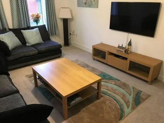 Ev (4 Bedrooms)