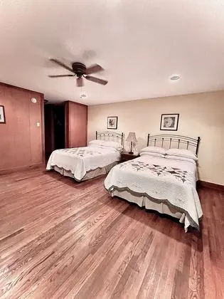 Traditional Tek Büyük Yataklı Oda