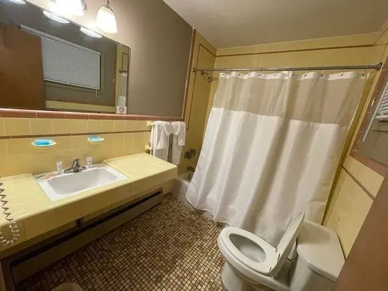 Traditional Tek Büyük Yataklı Oda