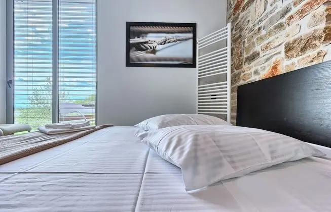 Beachfront Villa New Horizons I
