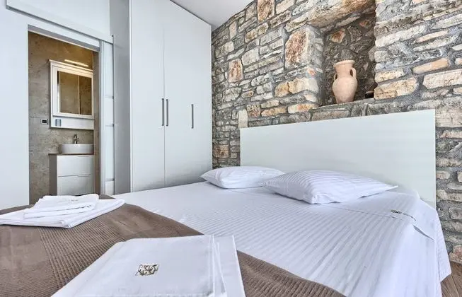 Beachfront Villa New Horizons I