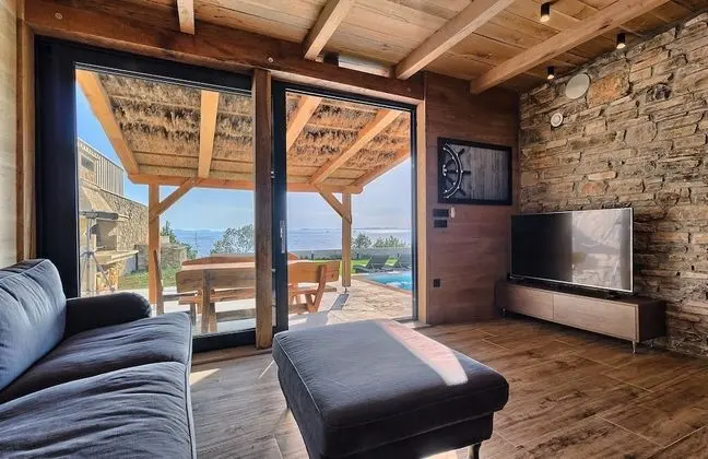 Beachfront Villa New Horizons I