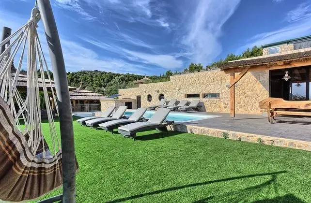 Beachfront Villa New Horizons I