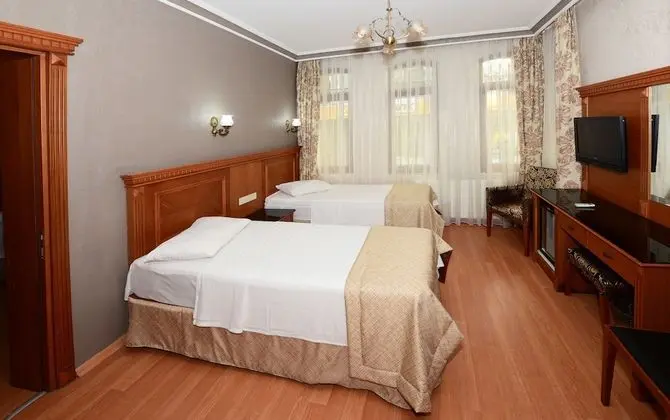 Deluxe Dört Kişilik Oda