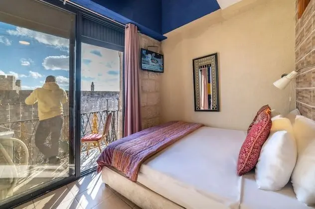 Superior Tek Büyük Yataklı Oda, Balkon, Şehir Manzaralı