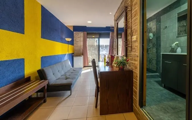 Superior Tek Büyük Yataklı Oda, Balkon, Şehir Manzaralı