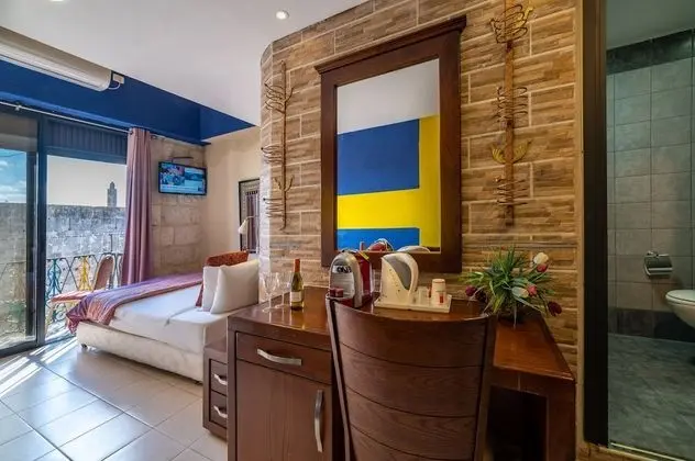 Superior Tek Büyük Yataklı Oda, Balkon, Şehir Manzaralı