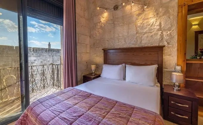 Superior Tek Büyük Yataklı Oda, Balkon, Şehir Manzaralı