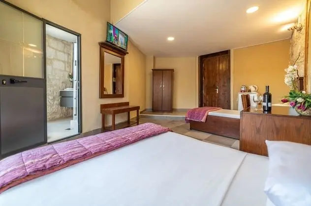 Superior Üç Kişilik Oda, Balkon, Şehir Manzaralı