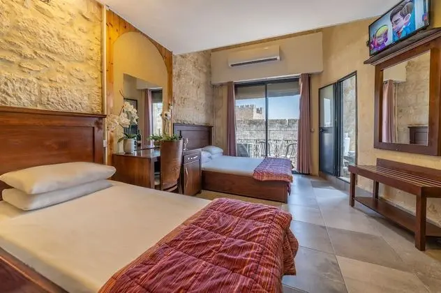 Superior Üç Kişilik Oda, Balkon, Şehir Manzaralı