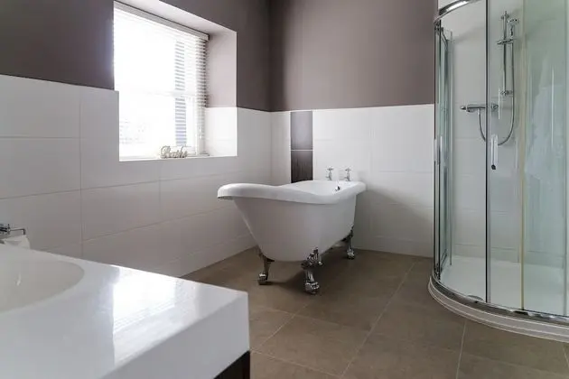 Süit, Banyolu/Duşlu