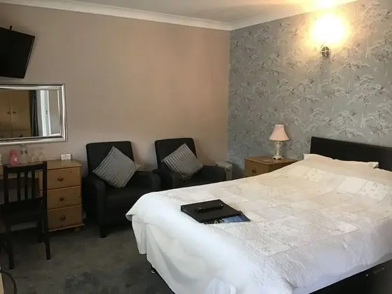 Superior Tek Büyük Yataklı Oda (Room 4 - Room Only)