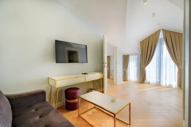 Penthouse Type 1