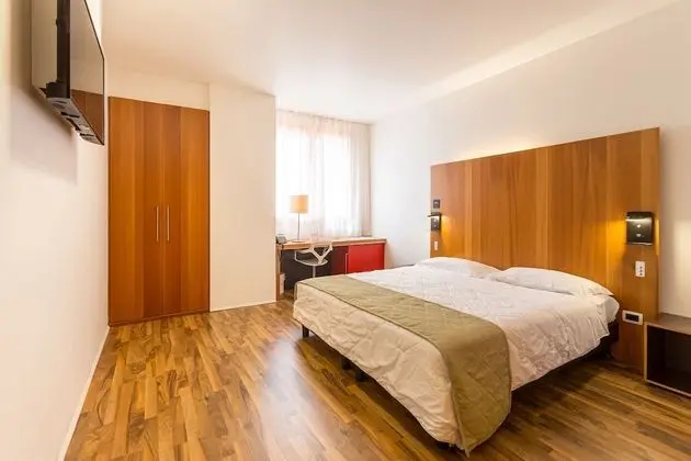 Standard Büyük Yataklı Tek Kişilik Oda