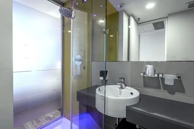 Standard Büyük Yataklı Tek Kişilik Oda