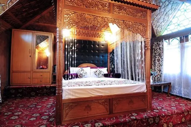 The Royal Heritage Suite