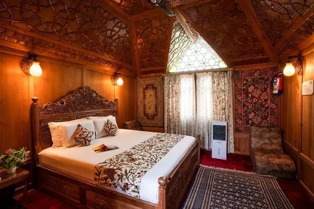 The Traditional Deluxe