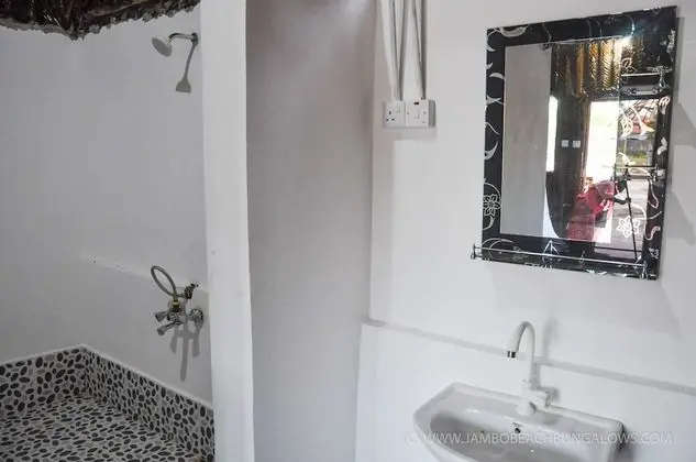 Basic Ortak Ranzalı Oda, 1 Tek Kişilik Yatak