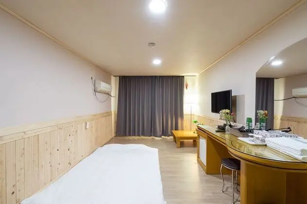 Ondol Room