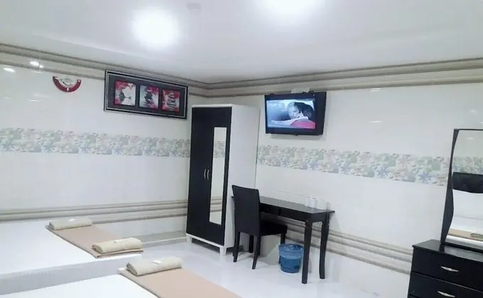 Üç Kişilik Oda