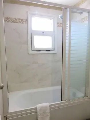 Standard Tek Büyük veya İki Ayrı Yataklı Oda, Şehir Manzaralı