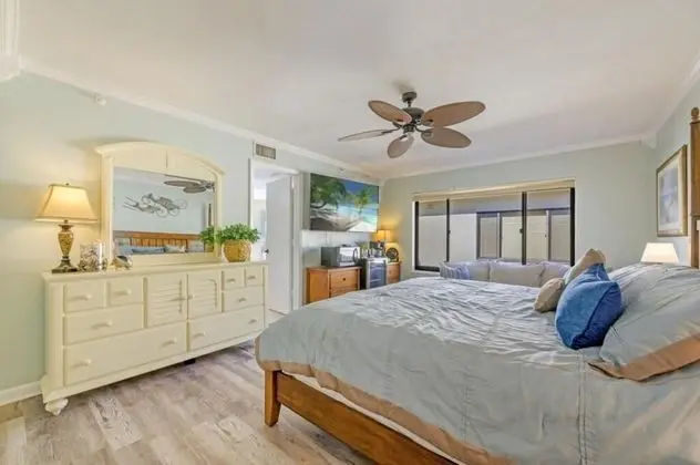 Daire, Birden Çok Yatak (New Listing - Remodeled Condo )