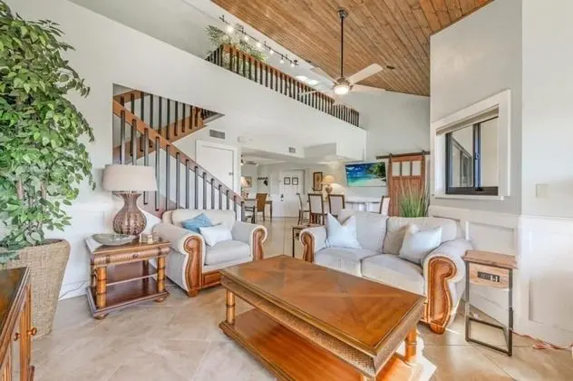 Daire, Birden Çok Yatak (New Listing - Remodeled Condo )