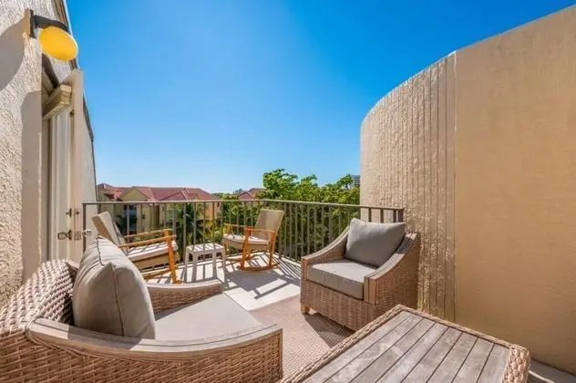 Daire, Birden Çok Yatak (New Listing - Remodeled Condo )