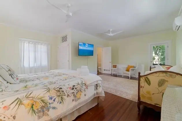 Ev (New Live Oak Cottage/Beach/Downtown/P)