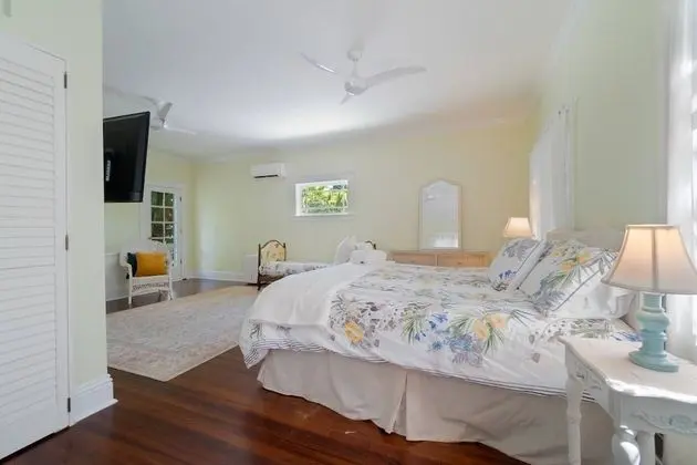 Ev (New Live Oak Cottage/Beach/Downtown/P)