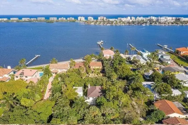 Ev (New Live Oak Cottage/Beach/Downtown/P)