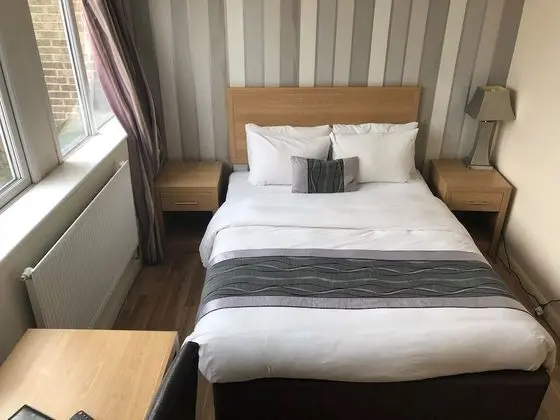 Standard Tek Büyük Yataklı Oda