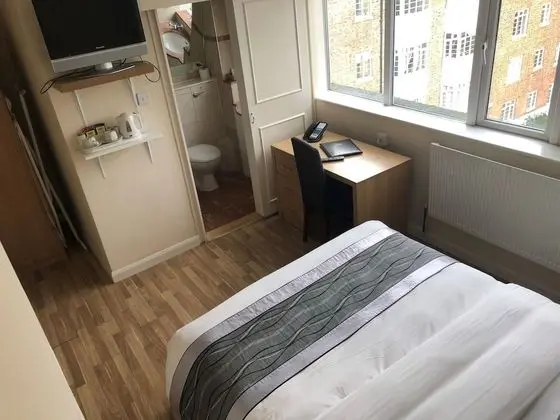 Standard Tek Büyük Yataklı Oda